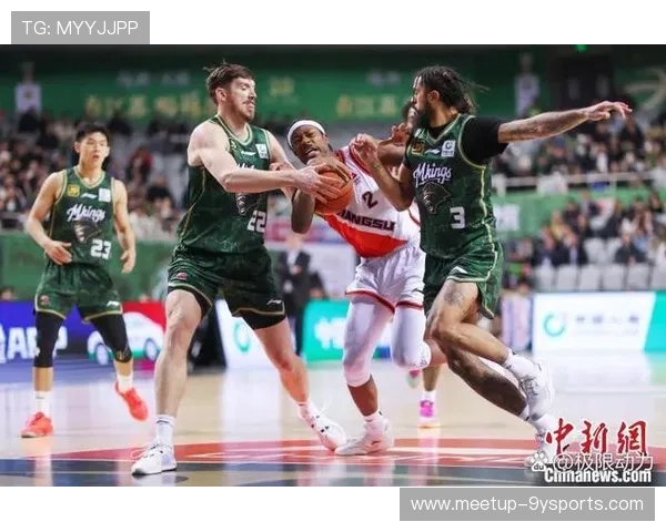 中国篮球联赛新赛季激战正酣各队竞争激烈球迷期待精彩对决