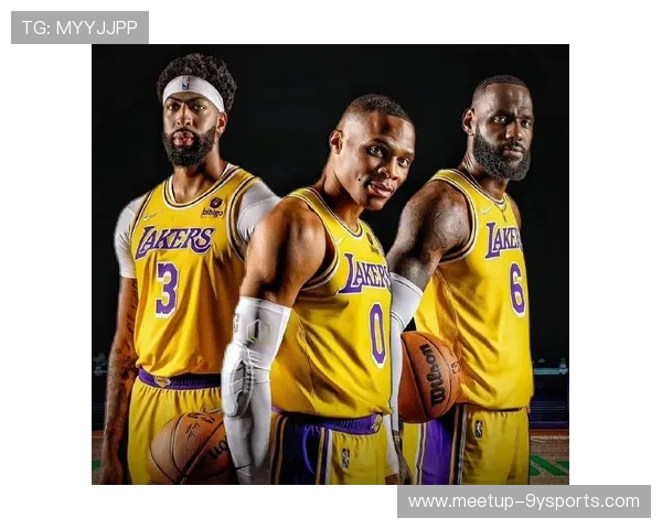 NBA季后赛鏖战升级湖人勇士双雄对决引爆全美热议